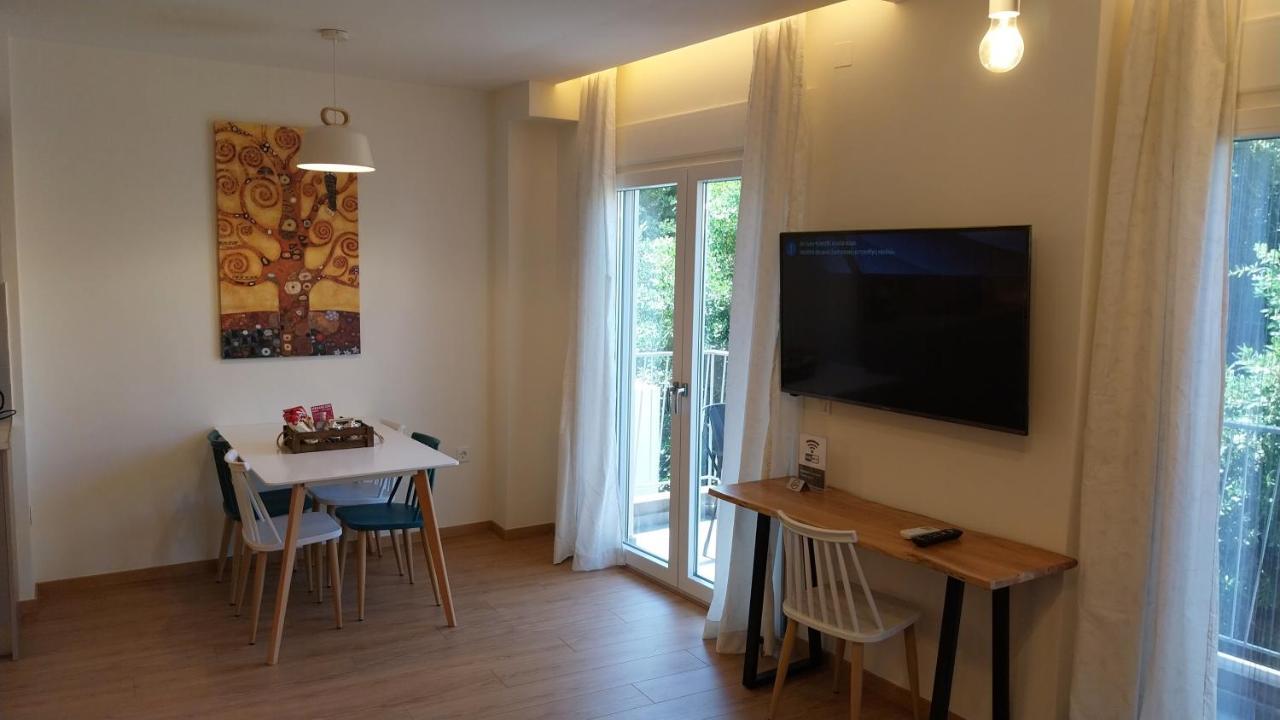 Uni Island - City Heart Suites Ираклион Экстерьер фото