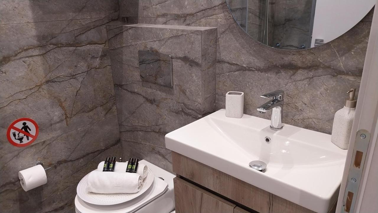 Uni Island - City Heart Suites Ираклион Экстерьер фото