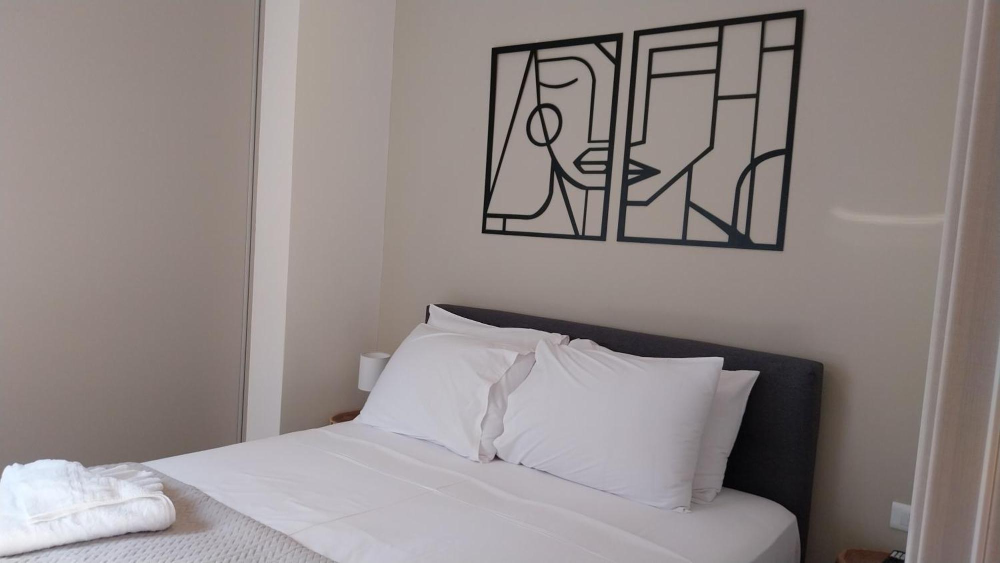Uni Island - City Heart Suites Ираклион Экстерьер фото